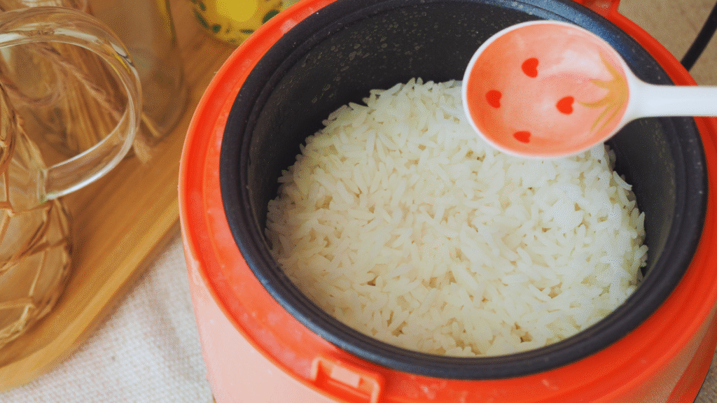 How to Cook Yellow Rice in a Rice Cooker